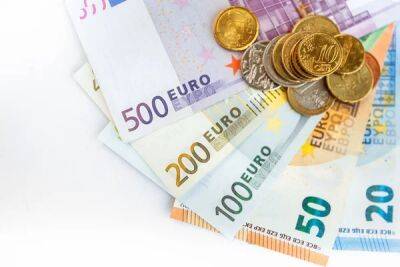 Гривна укрепилась к евро на 4 копейки. Официальный курс валют