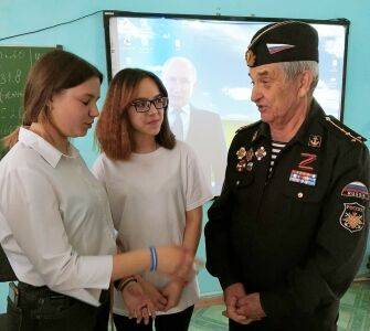 Школьники из Сосновской школы встретились с ветеранами армии и флота Кунгура