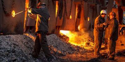Лучше всего платят в металлургии. В Украине на рынке труда наибольший спрос на водителей, швей и продавцов
