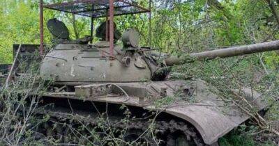 Двойной "мангал" на крыше танка: на передовой заметили "чудо военной техники" России (фото)