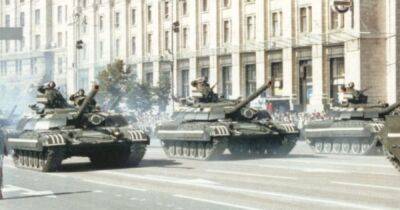 Комедия на параде в Москве. Россия выставила улучшенные танки Т-62, которые все равно – старье