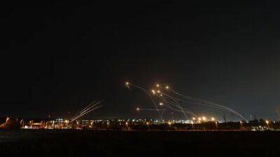 Видео: палестинцы празднуют ракетные обстрелы Израиля