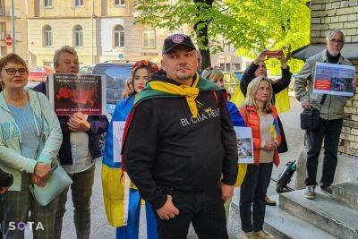 Шендеровича, обвинившего украинцев во "всплесках нацизма", облили кетчупом в Вильнюсе