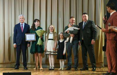 Губернатор Игорь Руденя наградил победителей регионального этапа конкурса «Семья года»