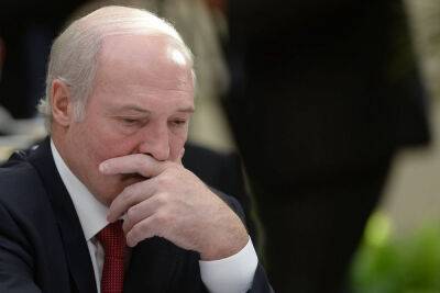 Со здоровьем Лукашенко все очень плохо, Путин уже всерьез боится его потерять. Что пишут СМИ