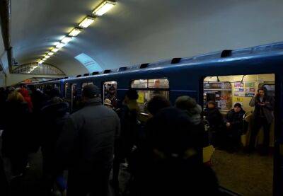 Сразу 10 станций метро будут работать по-новому: военная администрация Киева ввела новые правила для подземки и пассажиров