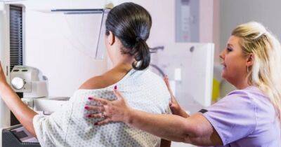 Эксперты назвали возраст, когда нужно начинать скрининг рака молочной железы