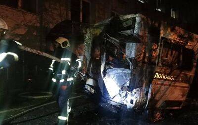 В Киеве сгорело авто "скорой", есть жертвы