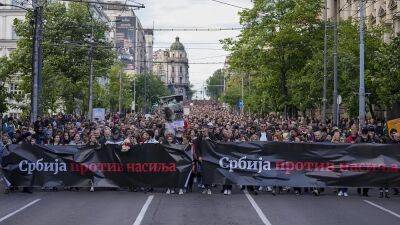 Сербская оппозиция требует сменить главу МВД
