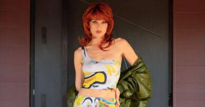 Джулия Фокс - Джулия Фокс примеряла огненно-рыжий парик - focus.ua - Украина - Париж - Лос-Анджелес