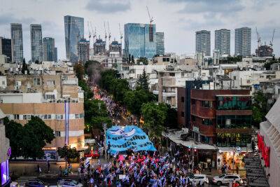 Несмотря на отмену митинга и ракетные обстрелы, демонстрации против «правовой реформы» продолжаются