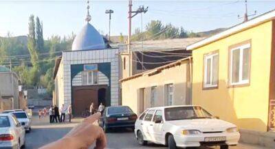 Власти Исфары закрыли мечеть, требуя от прихожан отправить своих сыновей в армию