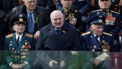 Лукашенко не появился на большом государственном празднике в Минске. Правда ли он болен?