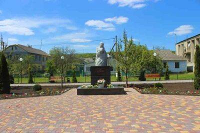 Памятник матери установили на Одесчине | Новости Одессы