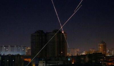 Ночная атака на Киев, в столице прогремели взрывы, обломки ракеты упали на зоопарк
