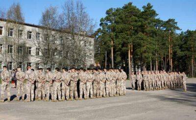 В армию Латвии будут забирать и студентов вузов