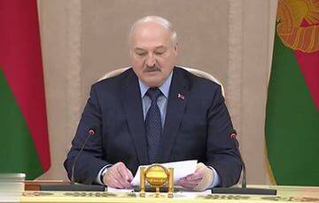 Видеофакт: Лукашенко с трудом дышит