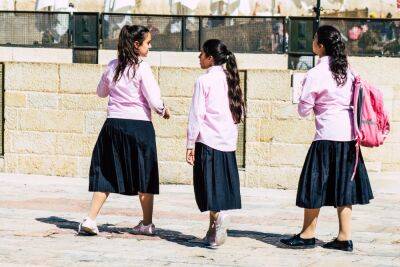 В Бейт-Шемеше девочек призвали не показываться на улице по шаббатам