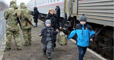 Хотят депортировать в РФ? Оккупанты ускорили "медосмотры" детей в Луганской области, — ОВА