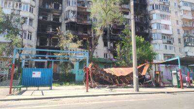 Триколоры и символика "ЛНР": в сети показали, как оккупанты "украшают" разрушенный Северодонецк