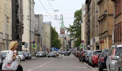 С улицы Таллинас пропали столбики, и снижена скорость до 30 км/ч. Почему?