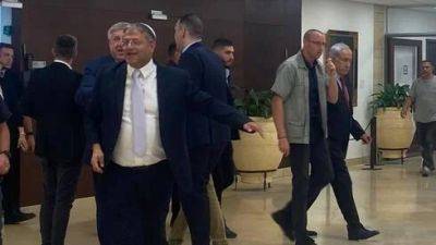 Партия Оцма йегудит вновь бойкотирует голосования в кнессете