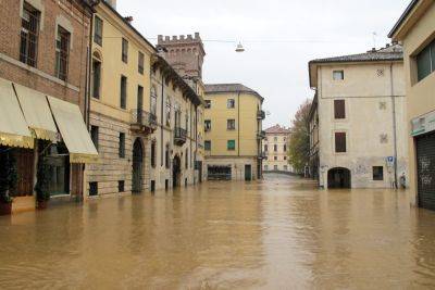 Катастрофические наводнения на севере Италии, 21 река вышла из берегов