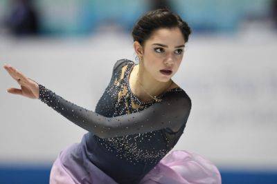 Медведева призналась, что ей стало неудобно прыгать на льду после похудения