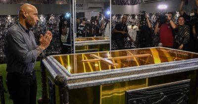 В Бразилии для публики открыли золотой мавзолей легендарного Пеле - focus.ua - Украина - Бразилия - Сан-Паулу