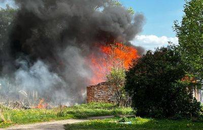 В Ржеве сгорели секционные сараи с имуществом жителей