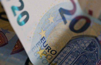 Швейцария - Использование евро в международных платежах сократилось до минимума - smartmoney.one - США - county Swift - Reuters