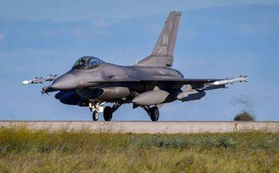 США не разрешают украинским пилотам обучаться на F-16 в Европе