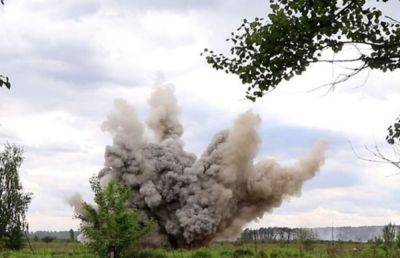 Среди дня Киев и область содрогнулись от мощных взрывов: появились первые подробности