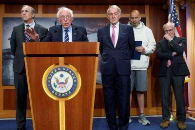 Сенаторы-демократы призывают Байдена использовать 14 поправку, чтобы избежать дефолта по долгам