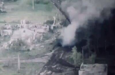 На Луганском направлении ВСУ уничтожили вражеский танк - видео