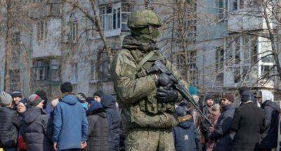На оккупированных территориях агенты ФСБ "косят" под гражданских, чтобы выявить "неблагонадежных"