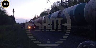 В Брянской области второй раз за два дня подорвали железную дорогу, с путей сошло 20 вагонов — видео