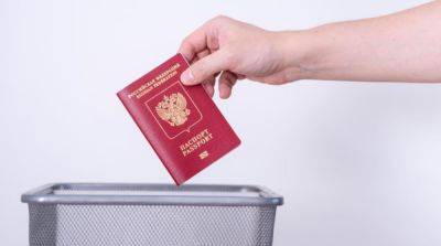 В Херсонской области за отказ от паспорта рф оккупанты угрожают украинцам принудительным выселением