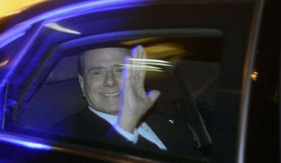 86-летний Берлускони выписан из больницы. Он провел там полтора месяца