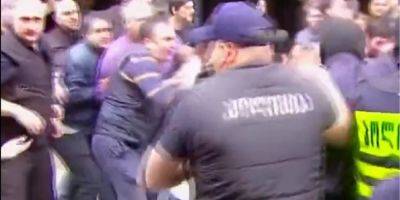 На фоне вероятного прибытия подсанкционной дочери Лаврова в Грузию возле отеля произошли столкновения, есть задержанные — СМИ