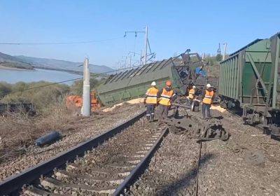 12 грузовых вагонов сошли с рельсов на забайкальской железной дороге - СМИ