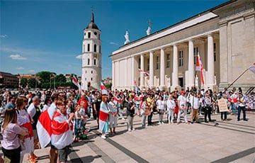 По всему миру проходят акции солидарности с белорусскими политзаключенными