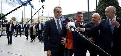 Партия действующего премьер-министра Греции лидирует на выборах - экзитполл
