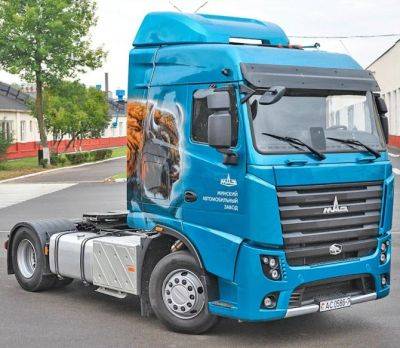 В Минске создан конкурент для российского магистрального тягача КамАЗ-54901