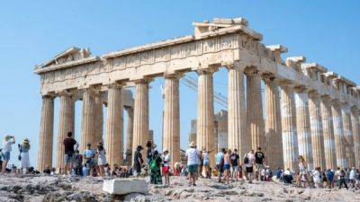 В Грецию из Британии после 17 лет судебных споров вернутся сотни древних артефактов