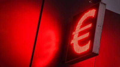 Курс вниз: почему евро теряет популярность в международных расчетах