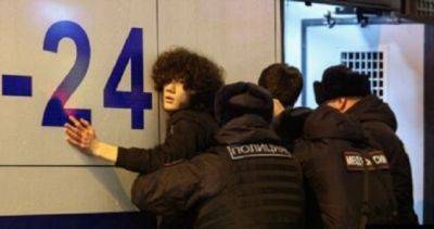 В России проходят задержания мигрантов с применением силы