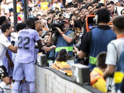 В испанской Ла Лиге произошел скандал из-за оскорбления игрока "Реала" на расовой почве