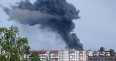 В Брянской области загорелся склад на заводе: В регионе объявлен сбор силовиков