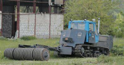 Украинцы создали робота из трактора и запчастей танка: как он работает (видео) - focus.ua - Украина - Харьковская обл.